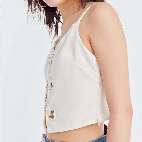 NWT UO Lace Up Cropped Cami Amour Black - Picture 2 of 8